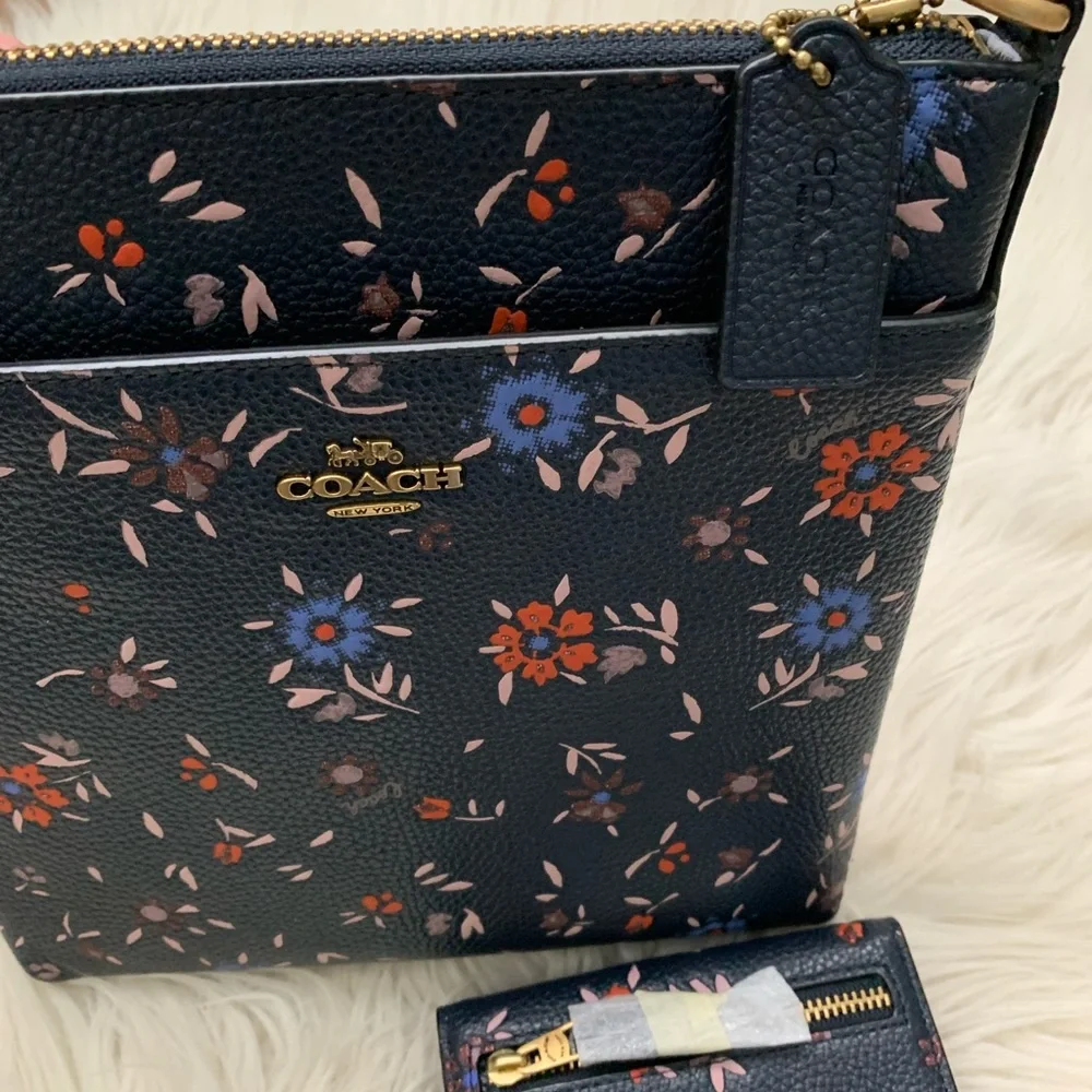 🎊Hp!2x🎊Coach Kitt Crossbody Flower Print w/ Wallet. - Picture 15 of 17